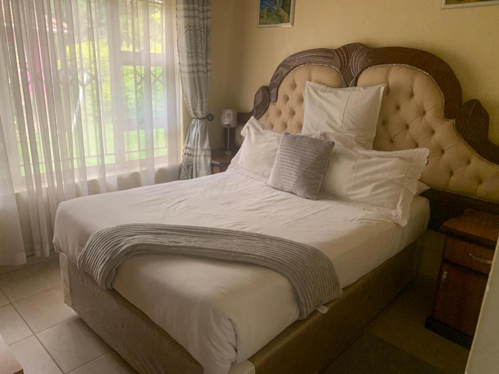 The Crown Inn Guest House Northwood Экстерьер фото