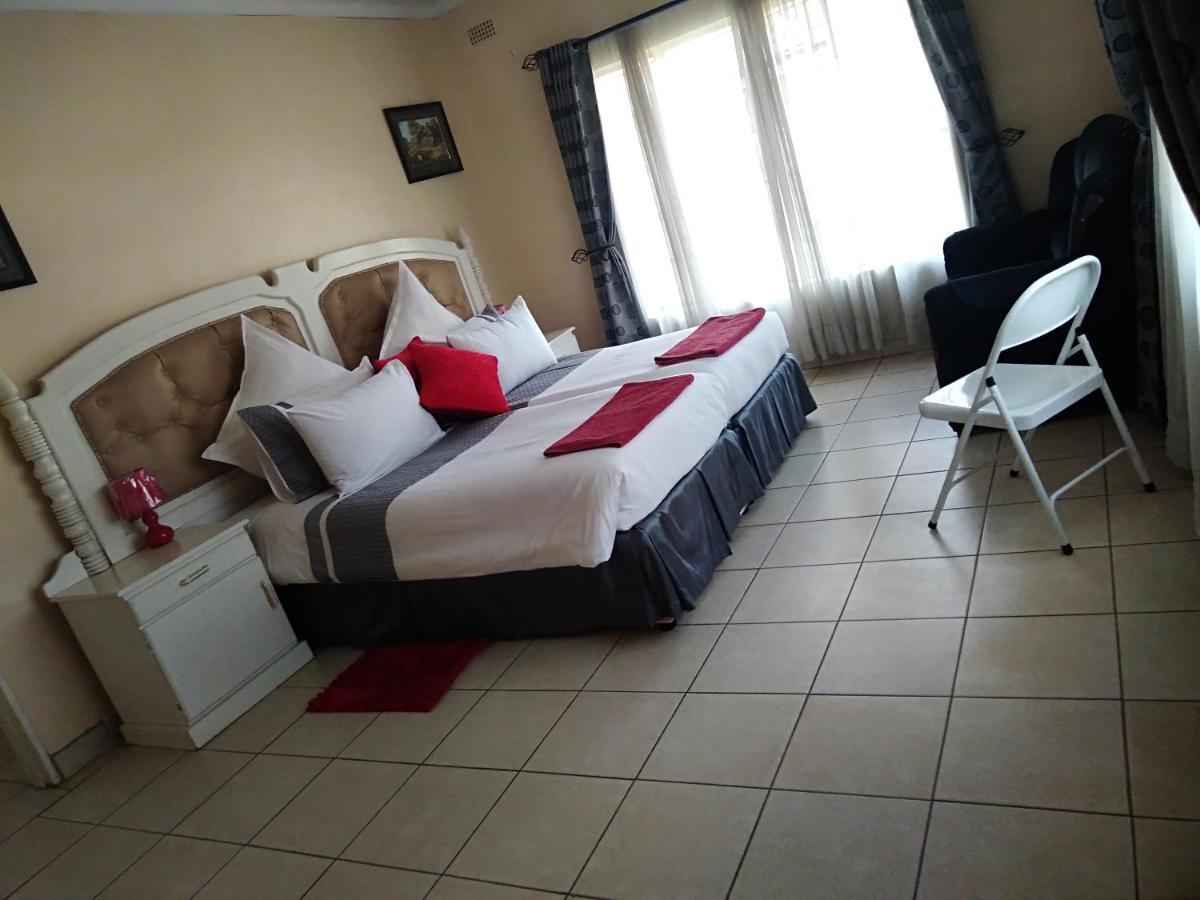 The Crown Inn Guest House Northwood Экстерьер фото